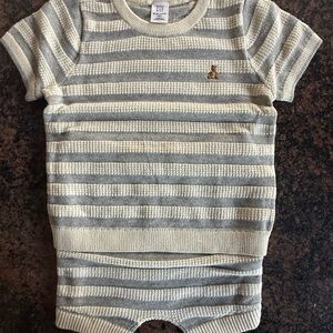 Gap Kids Striped Knit 2pc set in Cream and Gray